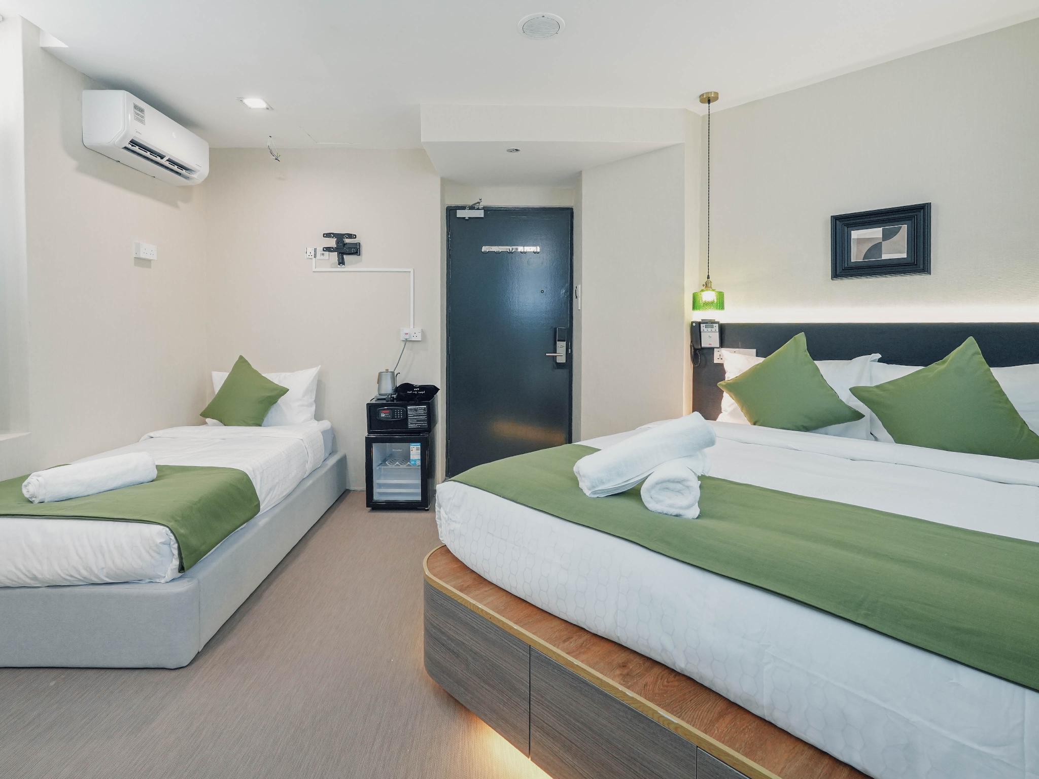 A Hotel Chinatown hotel photo 2