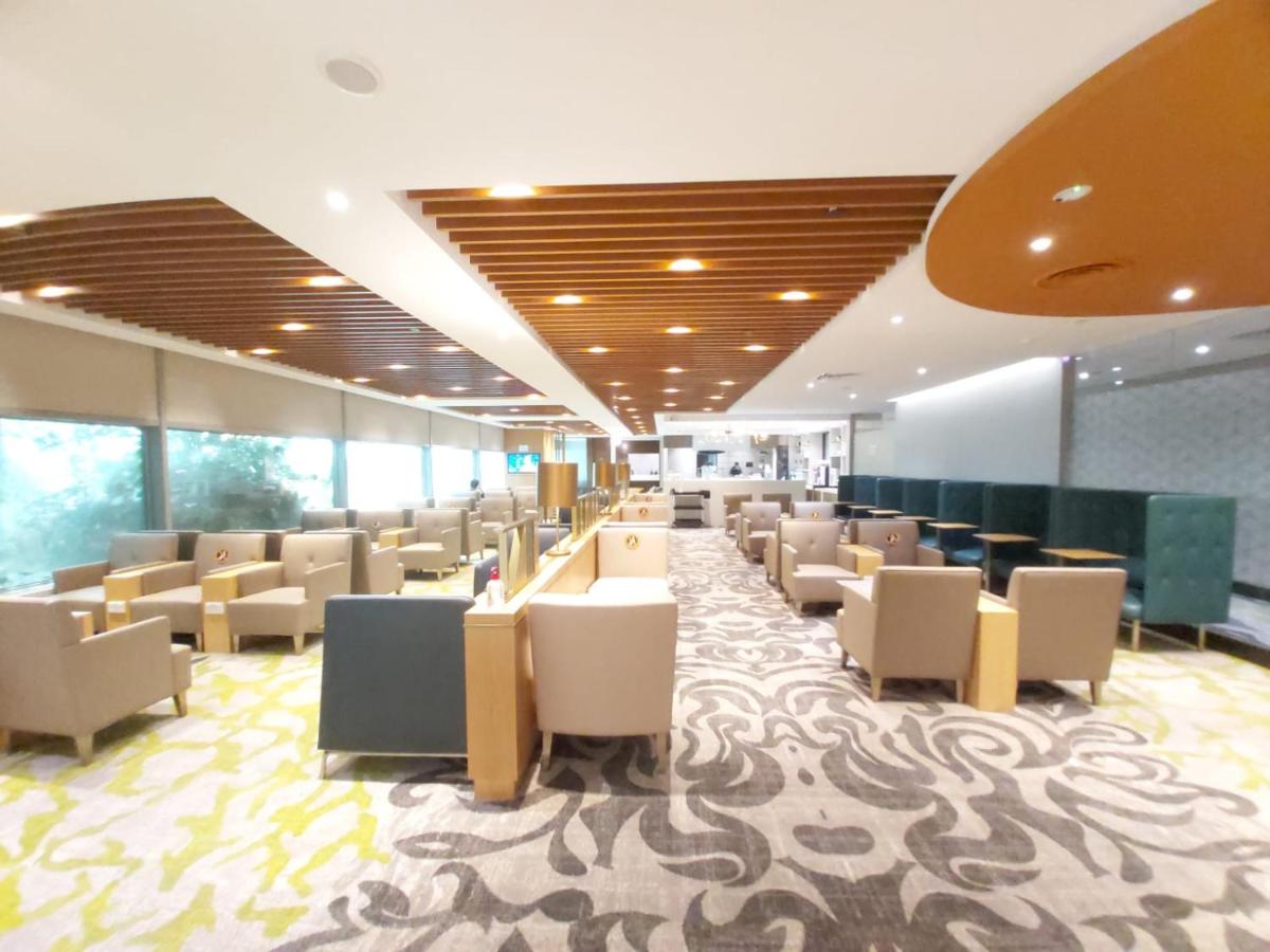Ambassador Transit Hotel – Terminal 3 Review: Your Affordable Layover Solution in Singapore Changi Airport
