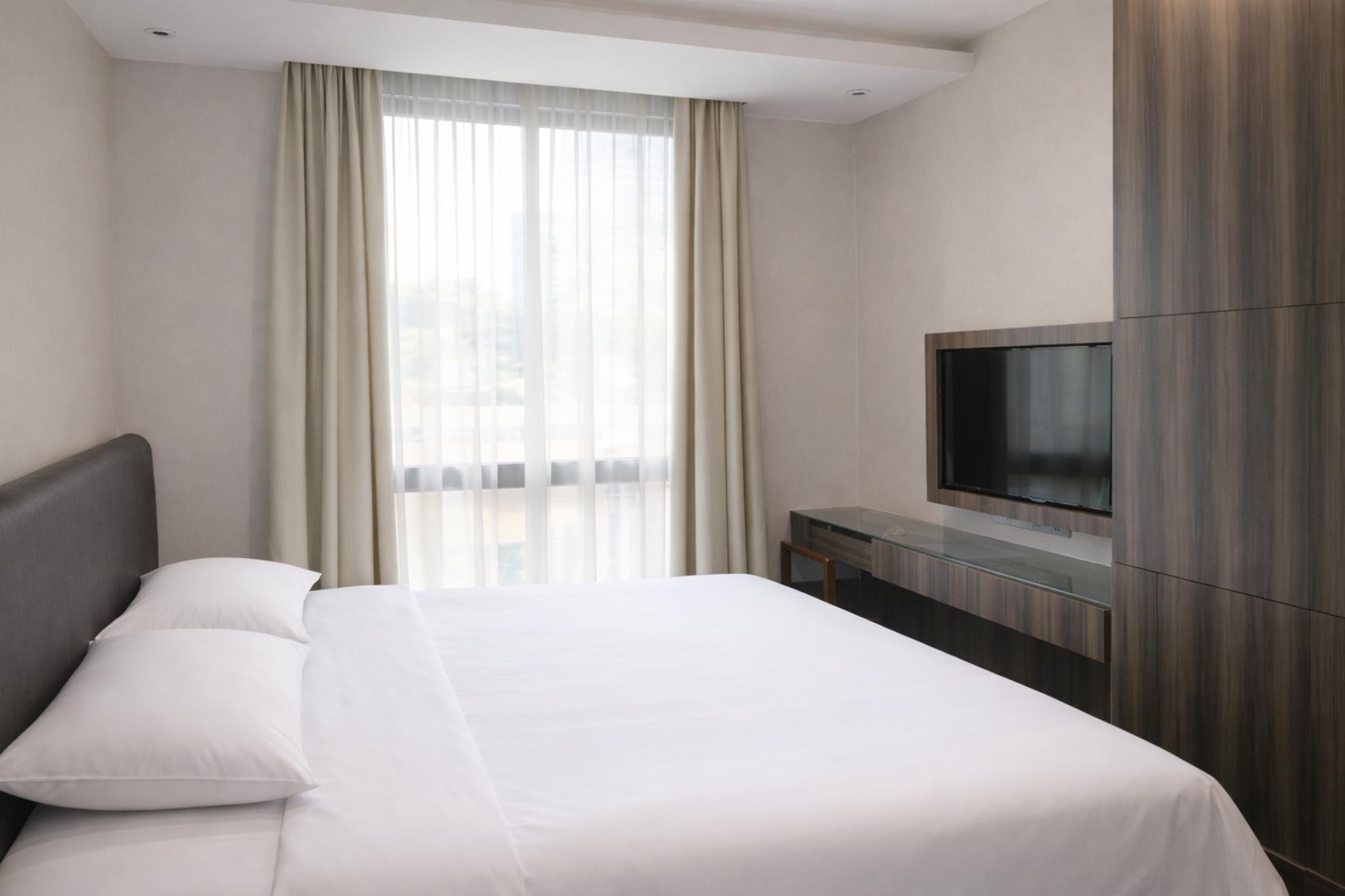 Amrise Hotel Kitchener, Check In 9PM, Check Out 8AM hotel photo 2