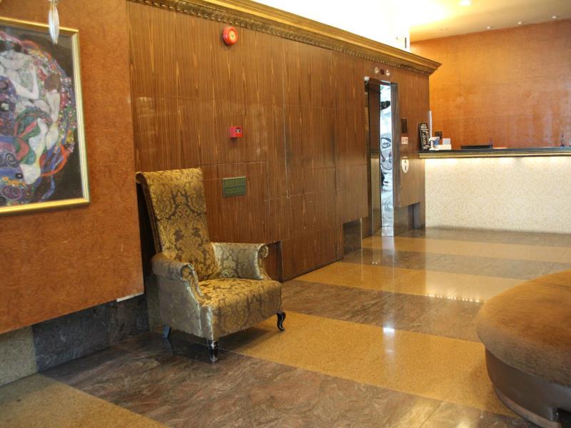 Classique Hotel hotel photo 4