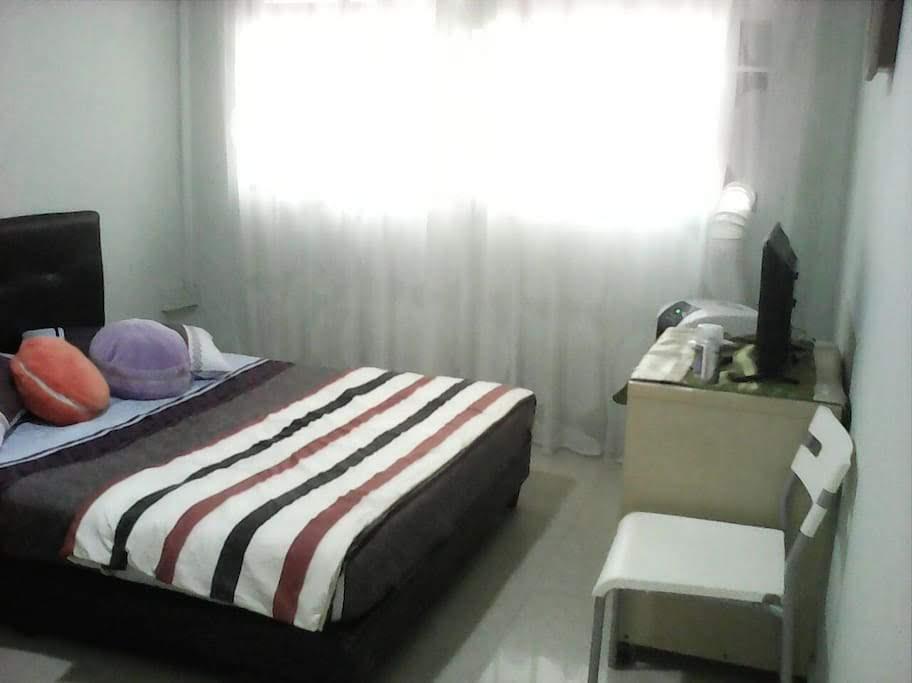 Comfy Stay (Common Room and Kitchen Bathroom Only) hotel photo 3