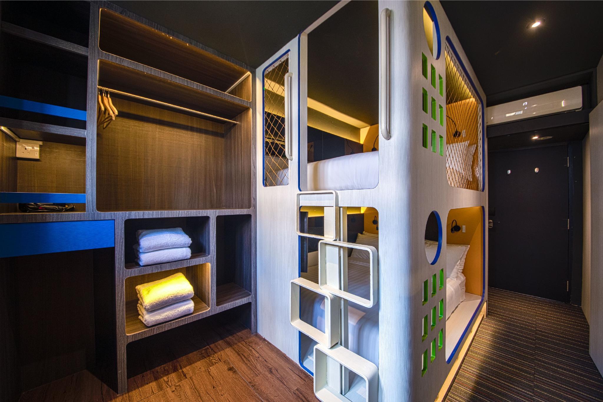 CUBE Family Boutique Capsule Hotel @ Chinatown Review: Affordable 2-Star Stay in Singapore