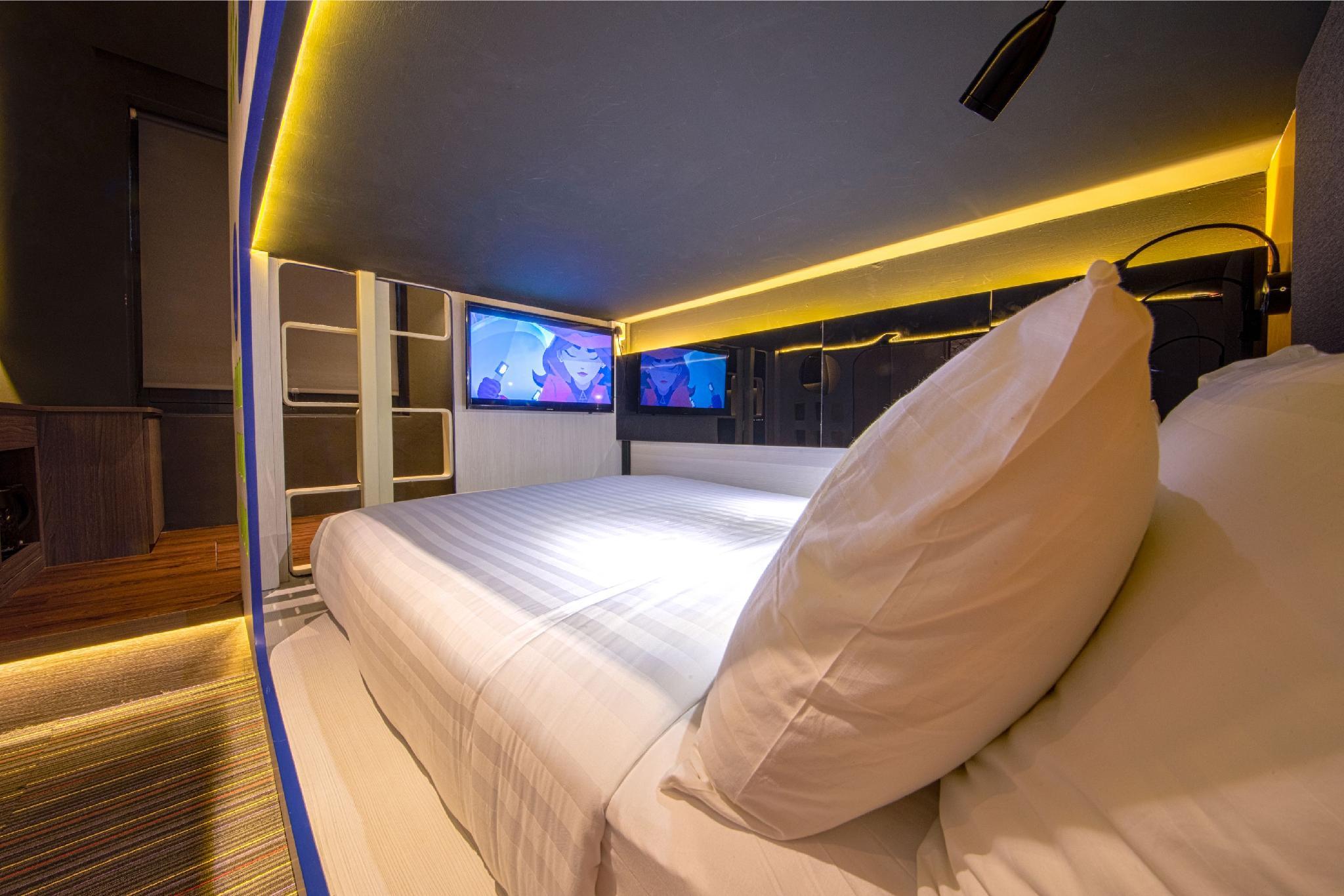 CUBE Family Boutique Capsule Hotel @ Chinatown hotel photo 5