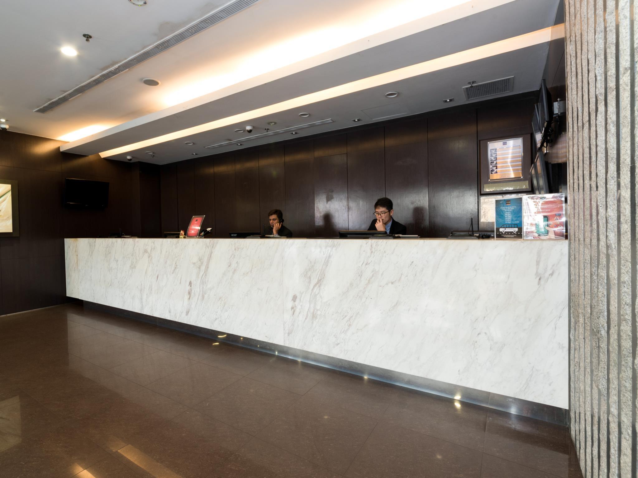Days Inn by Wyndham Singapore Novena hotel photo 2
