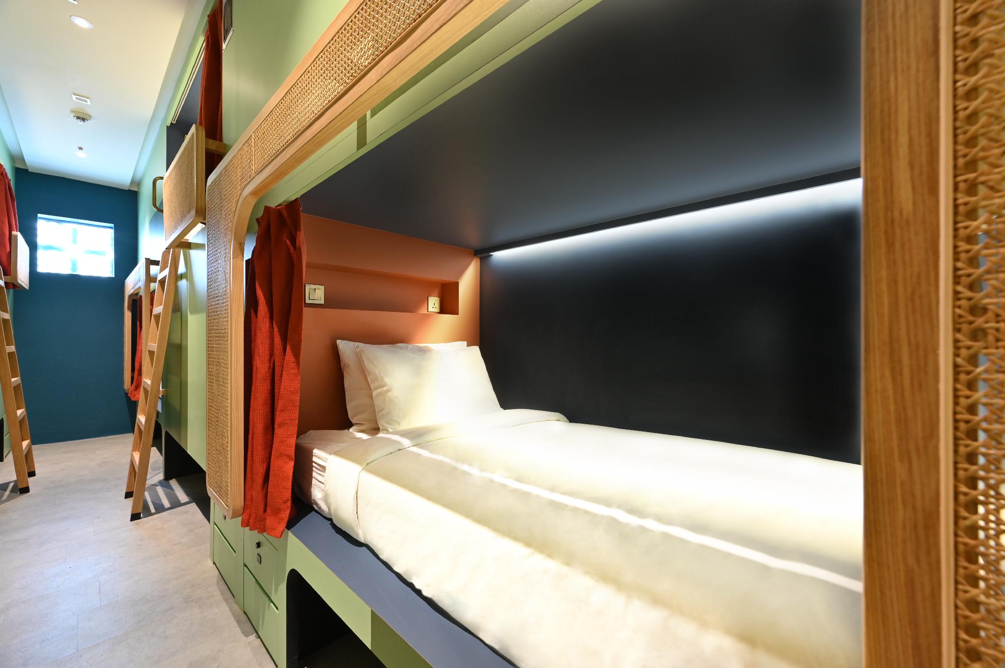 Dream Chaser Boutique Capsule Hotel hotel photo 4
