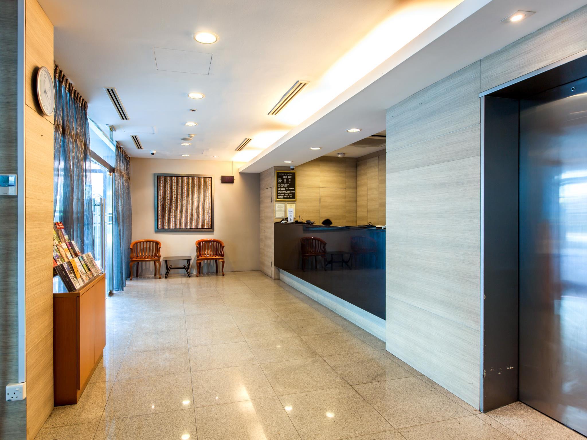 Hotel 81 Lucky Singapore Review: Affordable Budget Stay in Geylang