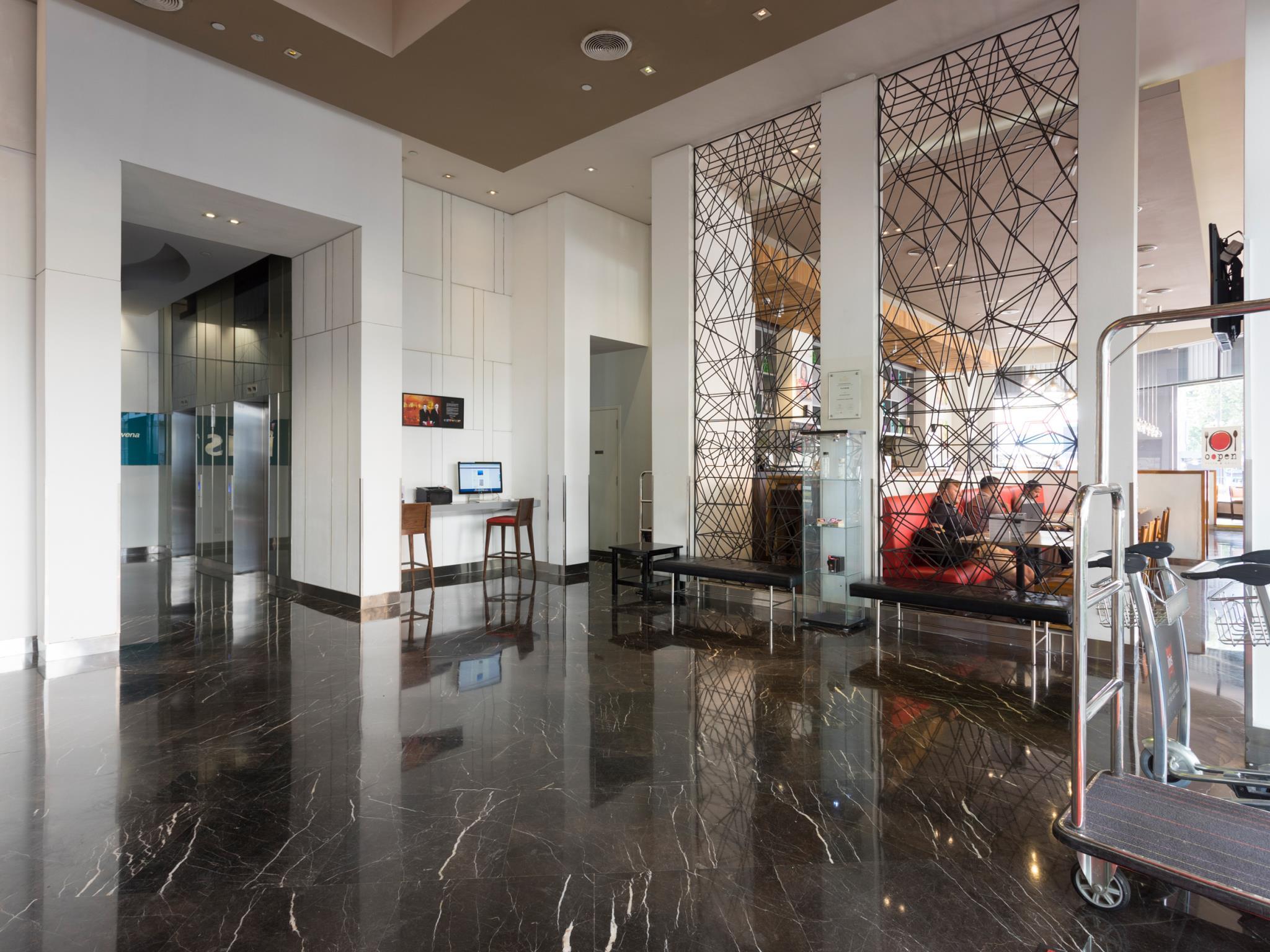 Ibis Hotel Singapore Novena hotel photo 3