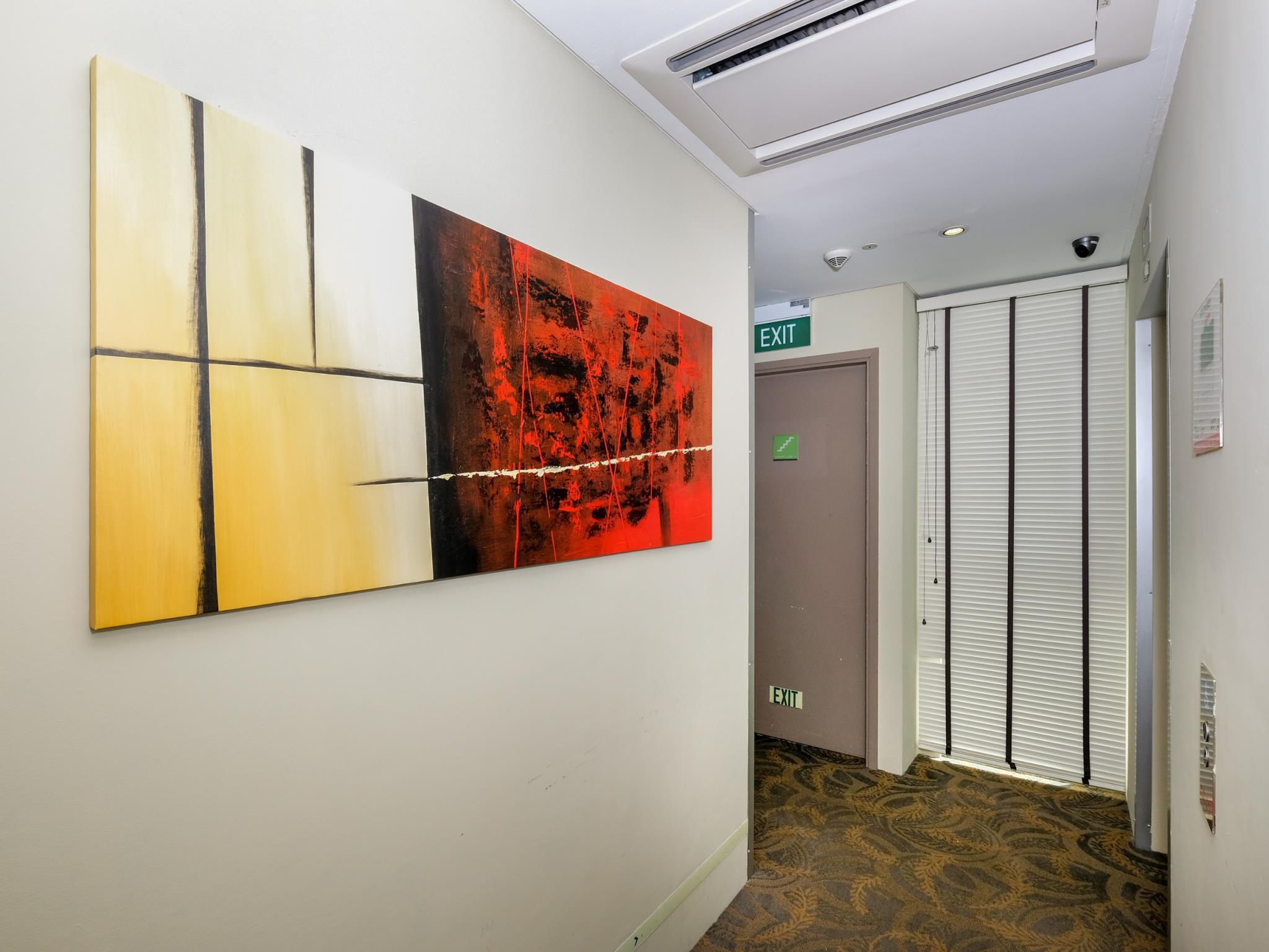 J8 Hotel hotel photo 5