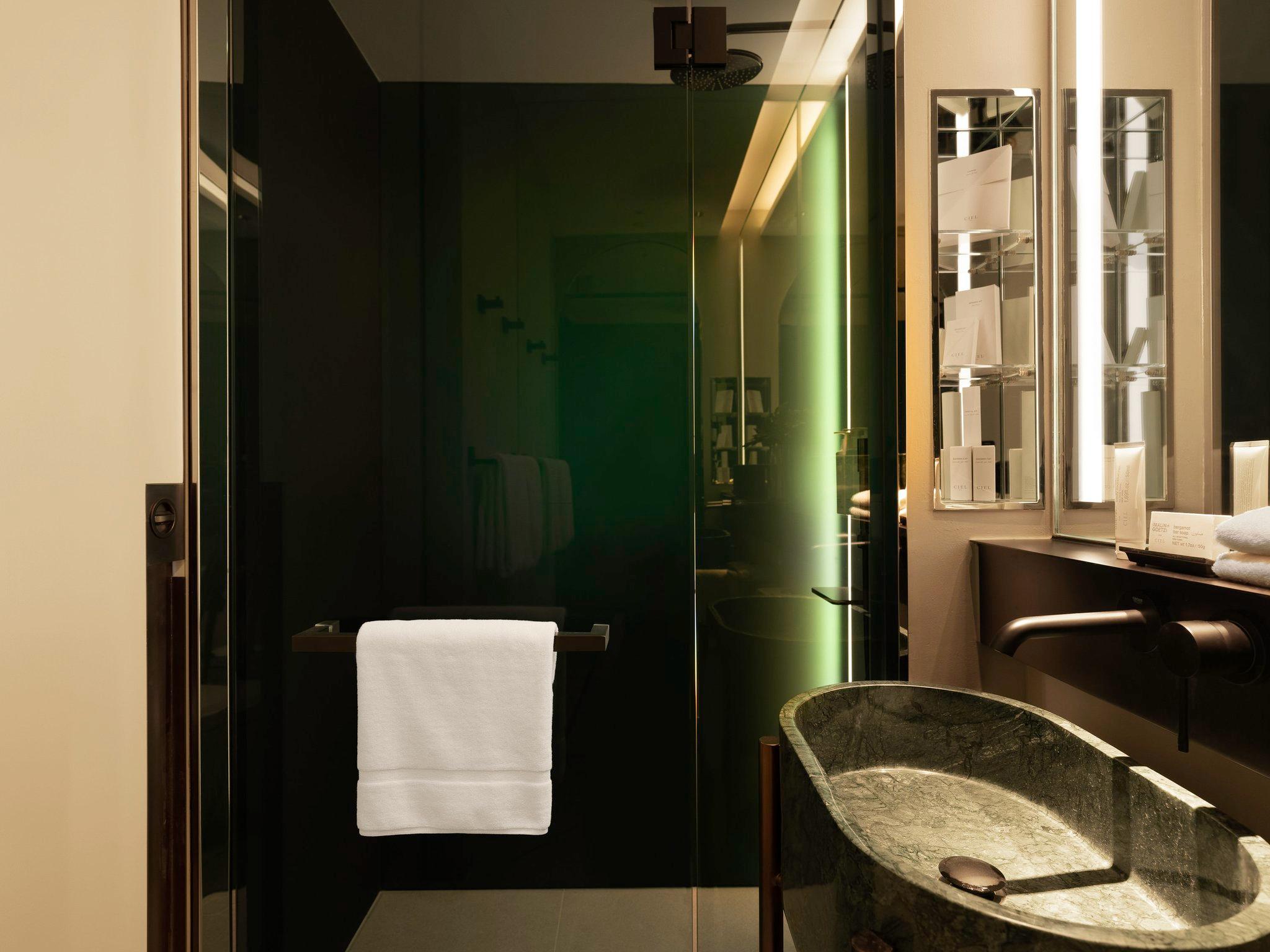 Mondrian Singapore Duxton hotel photo 2